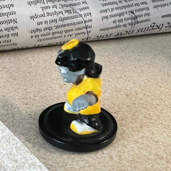 ๐ด Zombie Burbz mini PVC toy collectible figure from WowWee Group Limited (2011) - Picture 4 of 7